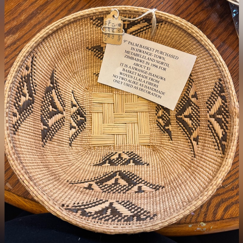 Vintage Handwoven Palm Basket – Hwange-Isangwa, Zimbabwe 1996‎